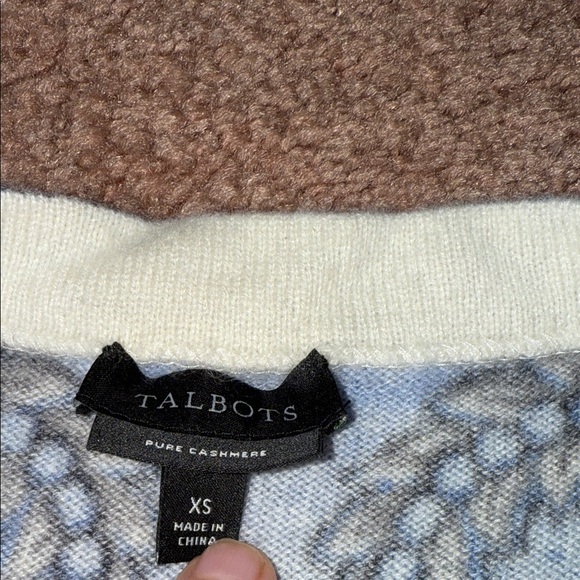 Talbots Blue and Cream Cashmere Sweater - Picture 2 of 3